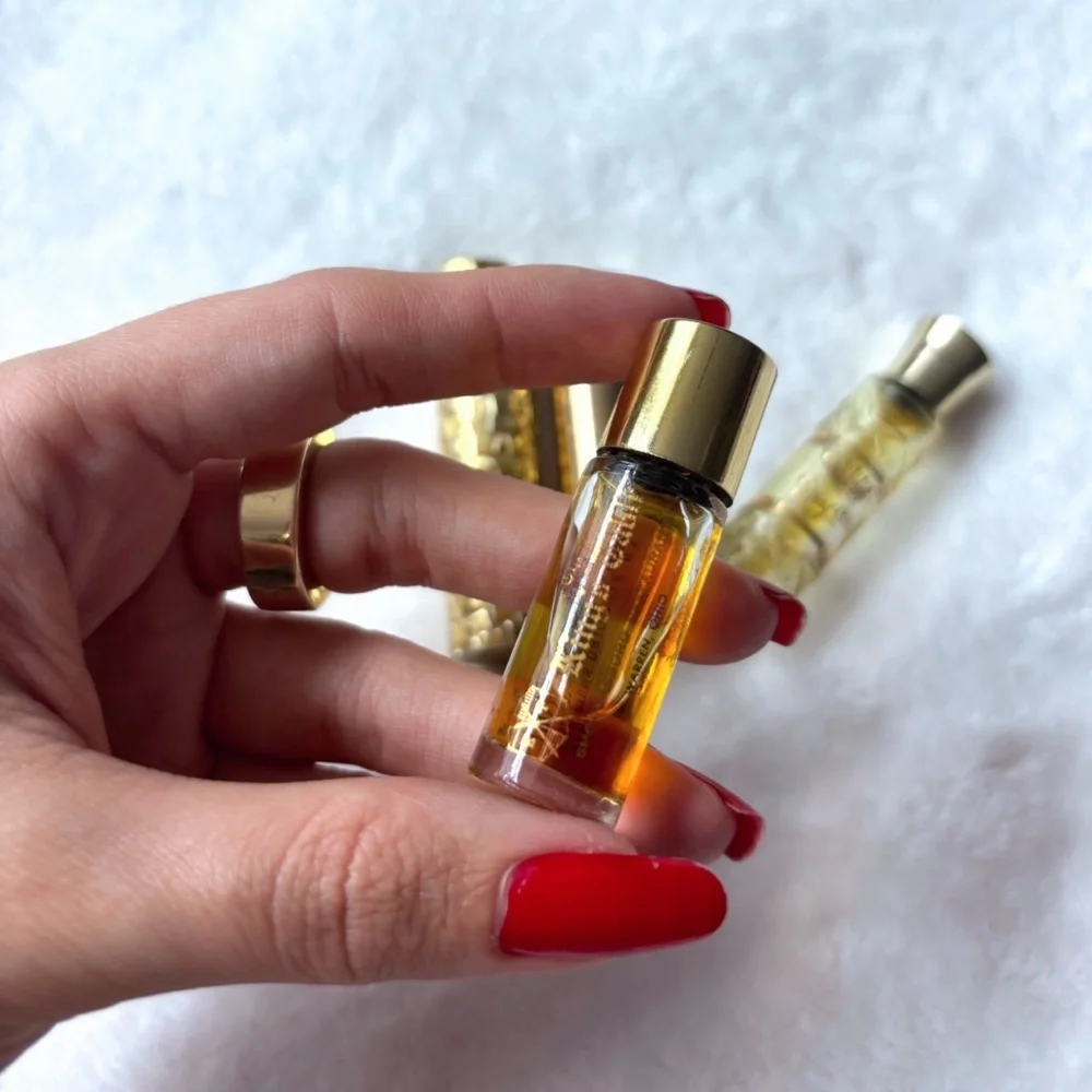 ✨ LOT OF ANTIQUE LIPSTICK & ANTIQUE PERFUME HOLLYWOOD REGENCY VANITY GOLD VANITY - Picture 6 of 6